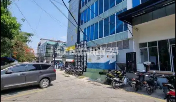 Ruko 6 Lantai di Jalan Raya Pluit, Jakarta Utara. Ruko 6 Lantai di Jalan Raya Pluit, Jakarta Utara.