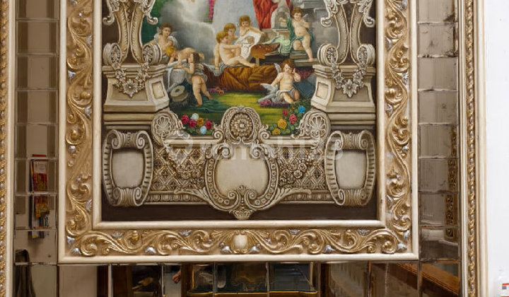 Dijual Rumah Mewah Gaya Klasik Eropa di Taman Palem Lestari 2