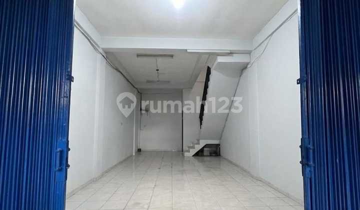 3-Storey Shop House in Jelambar Wijaya Kusuma. High Traffic Roadside Location. 3-Storey Shop House in Jelambar Wijaya Kusuma. High Traffic Roadside Location.