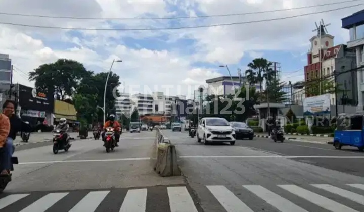 Rumah Pinggir Jalan Raya Jatinegara Dekat Flyover Kp. Melayu 2
