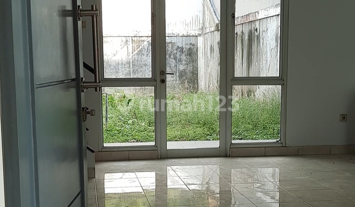 Rumah Disewakan Cluster Castilla Bsd City. 55 Juta/ Thn. Lokasi Strategis Dekat Tol Jorr , Pasar Modern, Sekolah, Taman Kota Bsd 2