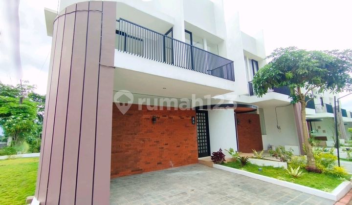 Rumah Villa Baru Bonus Private Pool di Kota Batu, SHM, Dekat Bns 2
