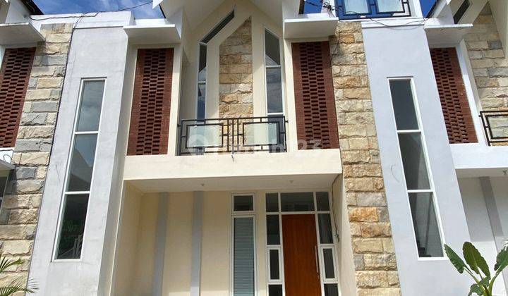 Dijual Rumah Villa 2,5 Lantai Kawasan Elite Kaki Gunung Panderman 1