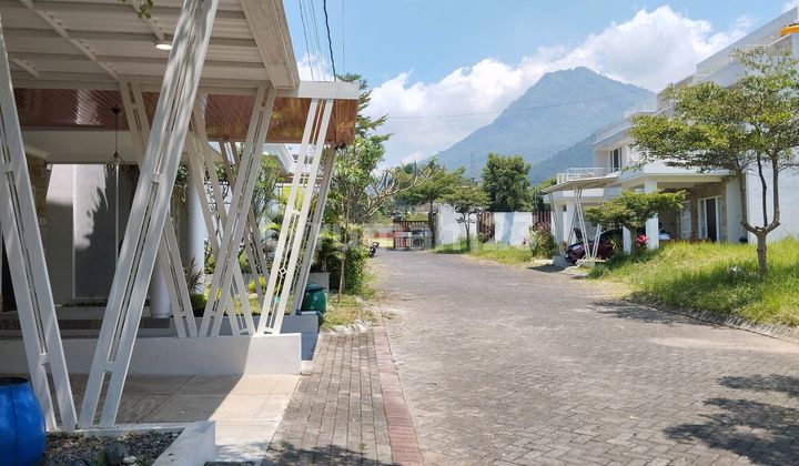 Villa House in the Middle of Batu City, Already SHM, Near Museum Angkut 2