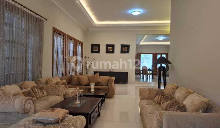 Sewa Rumah Mewah Full Furnished Telaga Bodas Karangrejo Gajahmungkur Semarang Selatan. Semarang Atas. Dekat Tembalang Dekat Kampus Undip Universitas Diponegoro, Rumah Sakit Nasional Diponegoro, Dekat Tol Srondol - Krapyak Tol Tembalang - Ungaran Arah Unga 2