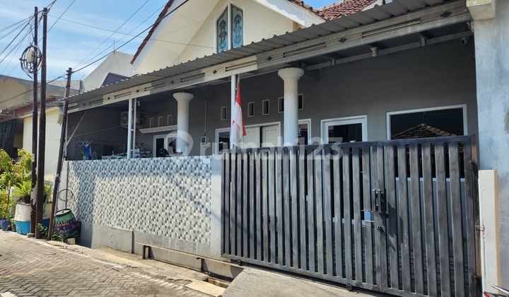 Jual Murah Rumah Sudah Renovasi Siap Huni Tanah Mas, Panggung Lor, Kuningan, Semarang Utara. Lokasi Sangat Strategis Pusat Kota Semarang. Hanya 5 Menit Ke Jalan Arteri Yos Sudarso. Hanya 7 Menit Ke Stasiun Kereta Tawang.hanya 10 Menit Ke Pusat Kota Semara 1