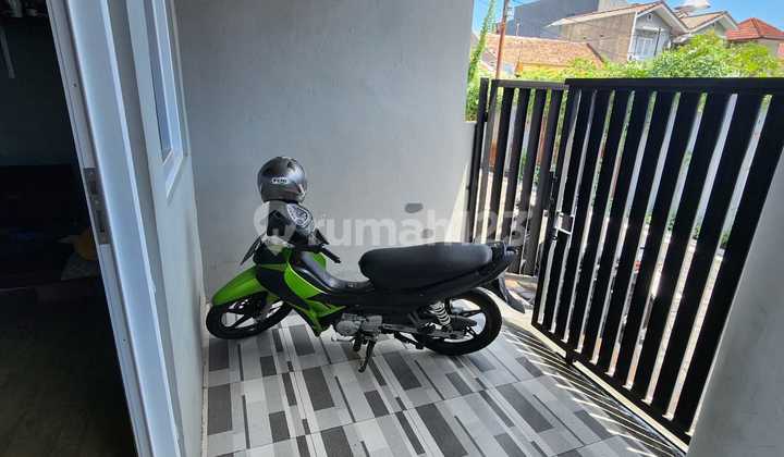 Jual Murah Rumah Sudah Renovasi Siap Huni Tanah Mas, Panggung Lor, Kuningan, Semarang Utara. Lokasi Sangat Strategis Pusat Kota Semarang. Hanya 5 Menit Ke Jalan Arteri Yos Sudarso. Hanya 7 Menit Ke Stasiun Kereta Tawang.hanya 10 Menit Ke Pusat Kota Semara 2