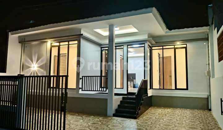 Rumah Baru Gress Delta Mas Tanah Mas Panggung Lor Kuningan Semarang Utara. Tanah Mas, Panggung Lor, Kuningan, Semarang Utara. Lokasi Sangat Strategis Pusat Kota Semarang. Hanya 5 Menit Ke Jalan Arteri Yos Sudarso. Hanya 7 Menit Ke Stasiun Kereta Tawang.ha 1