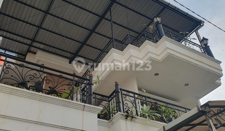 Nice 2-Story House with Certificate, Orchid, Central Semarang City, Simpang Lima, Flood-Free, Near Undip, Ciputra Mall, Tentrem Mall, Matahari Gajah Mada, Telogorejo Hospital. 1