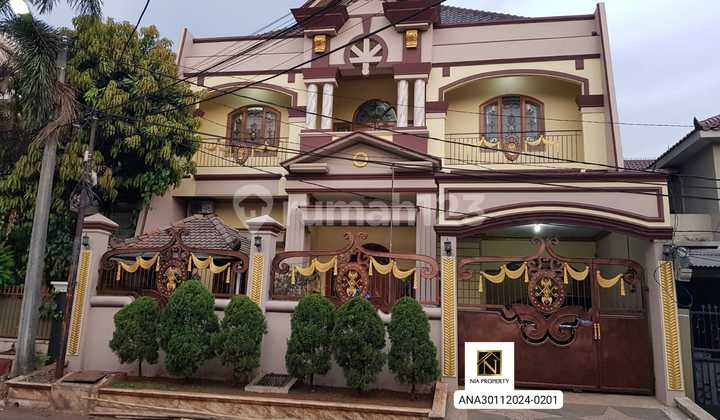 Affordable Luxury Beautiful House in Taman Laguna Cibubur Housing Complex Affordable Luxury Beautiful House in Taman Laguna Cibubur Housing Complex