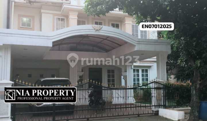 Rumah Mewah di Boulevard Legenda Wisata Cibubur