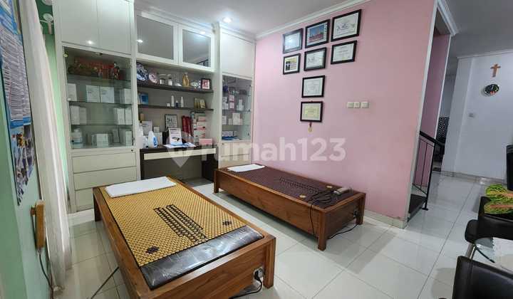 Di Jual Rumah Raffles Hills Cibubur Dekat LRT Strategis  2