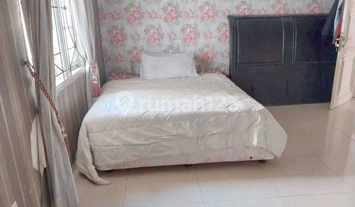 Hook House with Swimming Pool at Boulevard Legenda Wisata Cibubur 2