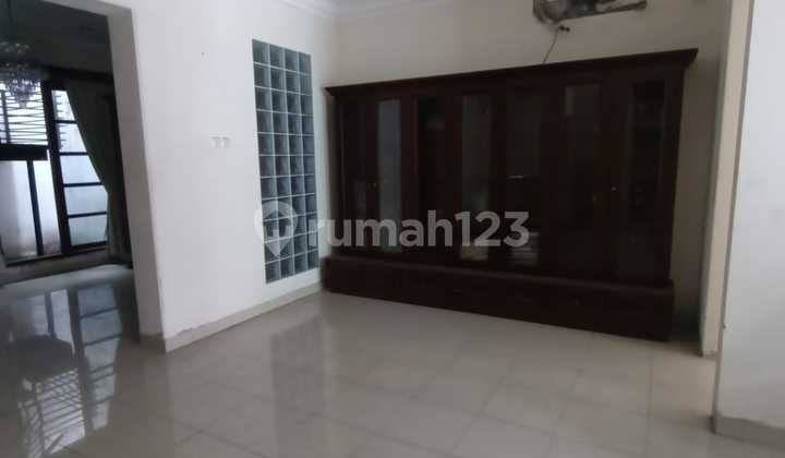 Cheap Sale 2.5-Storey House, Sturdy Building in Legenda Wisata Cibubur 2