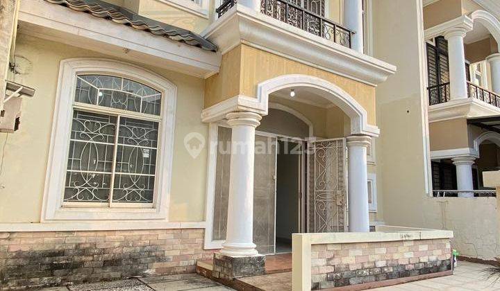 DISEWAKAN RUMAH 2LT SIAP HUNI DI KENARI GOLF, PANTAI INDAH KAPUK PIK