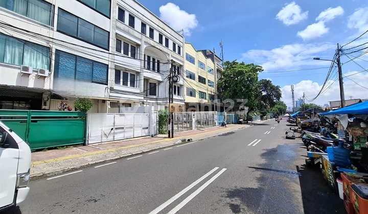 Ruko Strategis di Pusat Bisnis Cideng, Cocok untuk Kantor, Toko, Klinik, atau Usaha Komersial Lainnya. Berada di Area Ramai dan Mudah Diakses Dari Berbagai Arah (Tanah Abang, Harmoni, Tomang) Ruko Strategis di Pusat Bisnis Cideng, Cocok untuk Kantor, Toko, Klinik, atau Usaha Komersial Lainnya. Berada di Area Ramai dan Mudah Diakses Dari Berbagai Arah (Tanah Abang, Harmoni, Tomang)