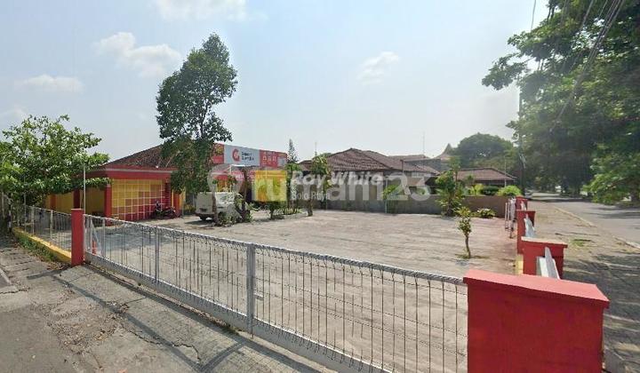 Super Spacious Premium Business Space (2870m²) Hook on Adi Sucipto Protocol Road, Solo Super Spacious Premium Business Space (2870m²) Hook on Adi Sucipto Protocol Road, Solo