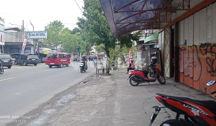 For Rent: Extra Wide Frontage Shophouse with Potential in Madegondo Grogol 2