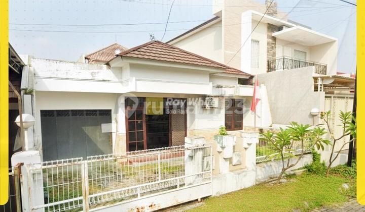 Rumah Dijual di Jl. Pinus Solo Baru, Lokasi Premium