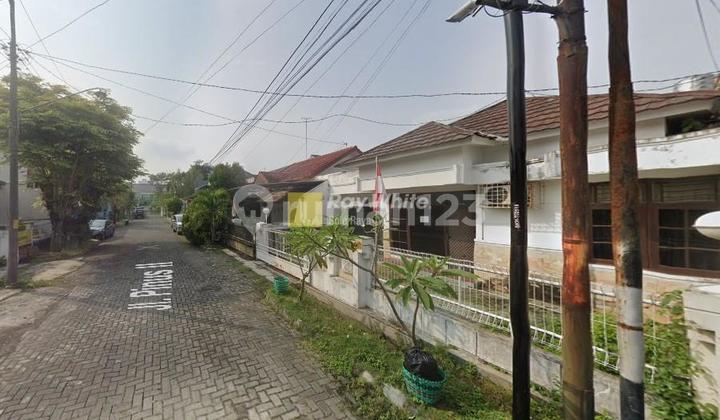 House for Sale on Jl. Pinus Solo Baru, Premium Location 2