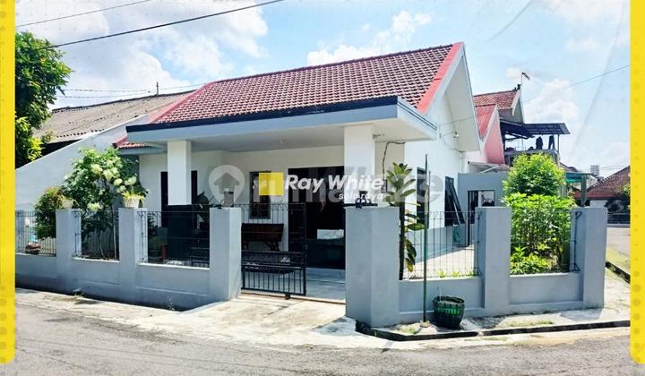 Rumah Bagus SHM unfurnished di pusat kota kawasan elite Manahan, Solo