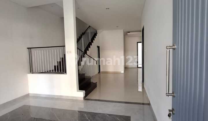 Modern Minimalist House in Pakuwon City, Ready to Occupy for Sale 2