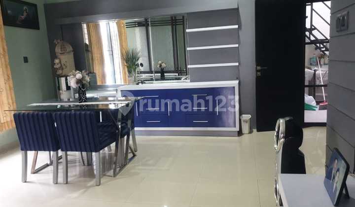 Affordable Manyar House for Sale, Move-In Ready 2