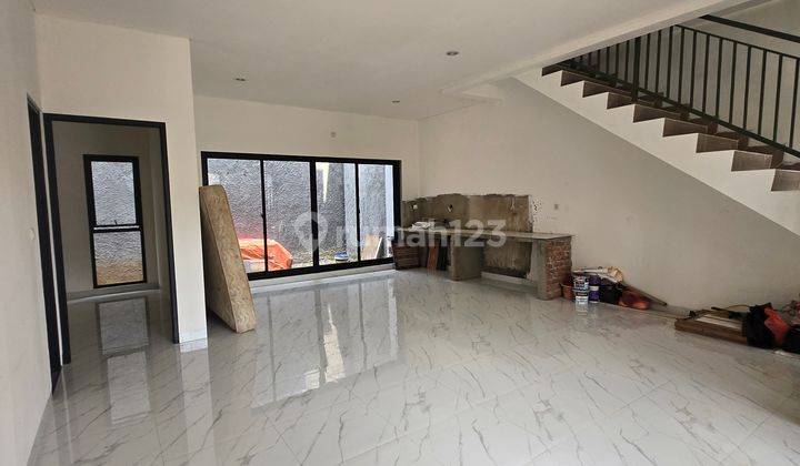 Dijual Cepat & Murah Rumah 3 Lantai Villa Melati Mas Tangerang. (2 Lantai + Attic) 2