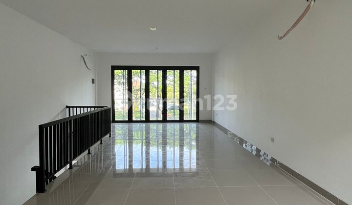 Disewakan Ruko Baru Lokasi Boulevard Jakarta Barat