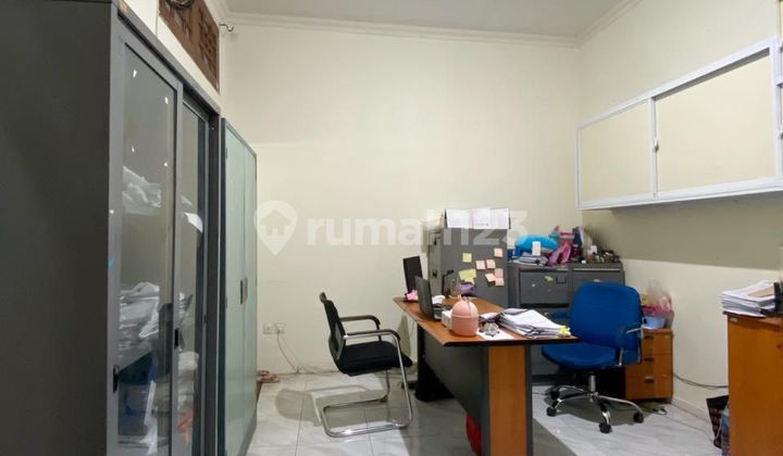 Dijual Rumah Cocok untuk Ruang Usaha Kantor di Jakarta Selatan 2