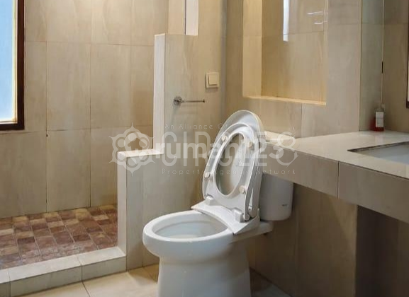 Rumah 2 Lantai Nyaman Super Luas di Sukajadi Bandung 2