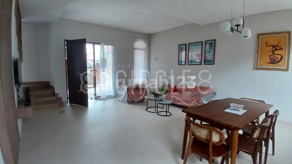 Dijual Rumah 2 Lantai di Pajajaran Bandung