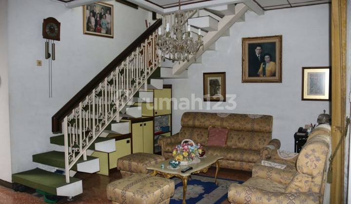 Homie Super Spacious Comfortable House in Pasteur Wing, Bandung 1