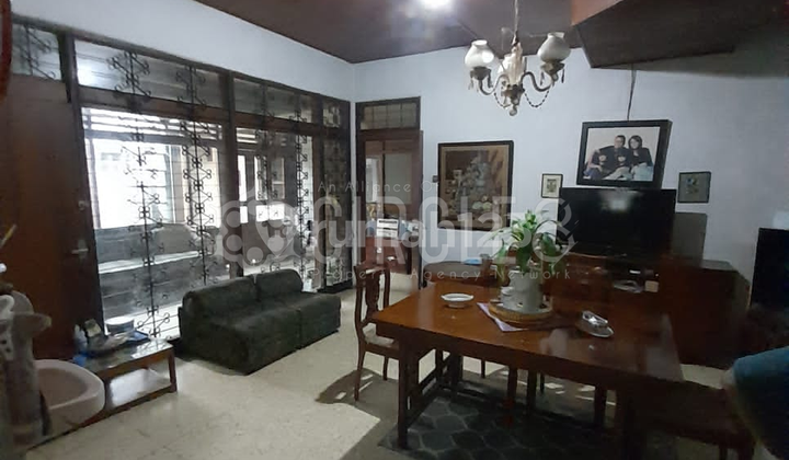 Rumah Luas Bagus Unfurnished di Pasteur, Bandung