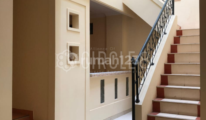 Good Rental House Unfurnished Setra Duta, Bandung