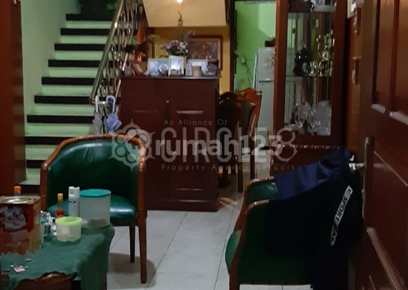 Rumah Bagus Unfurnished SHM di Gunung Batu, Bandung 1