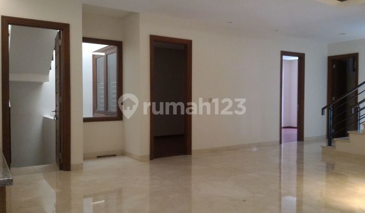 Rumah Nyaman Bagus Unfurnished di Ciumbuleuit, Bandung Rumah Nyaman Bagus Unfurnished di Ciumbuleuit, Bandung