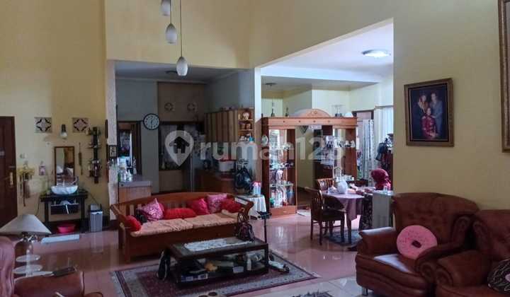 Rumah Bagus Unfurnished di Ir. H. Juanda Dago, Bandung