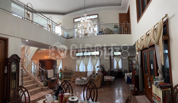 Rumah Mewah Elite Super Luas di Setra Duta Bandung