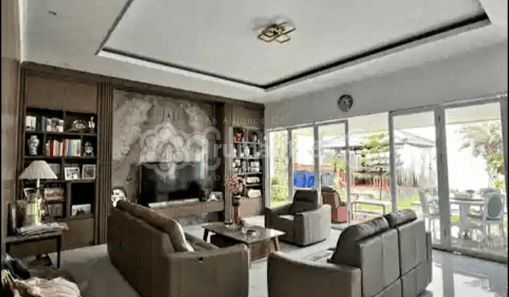 Dijual Rumah Mewah Sultan di Setiabudi Regency Bandung 1