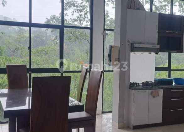 Comfortable 2-Story House in Sariwangi Bandung