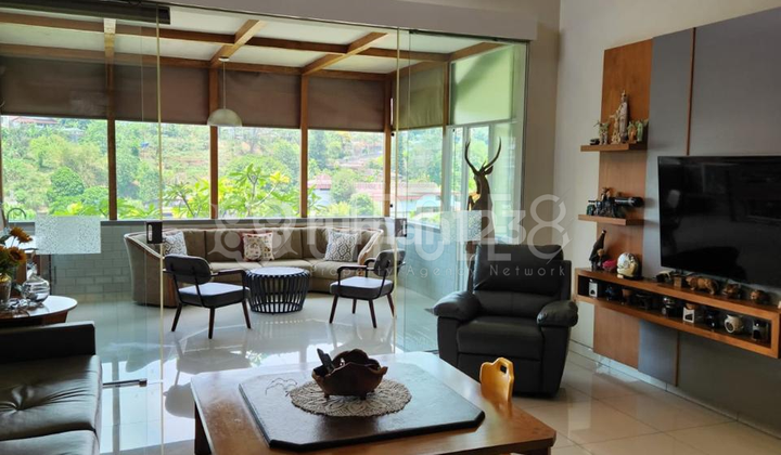 Rumah Cantik Mewah Luas dan Adem di Ciumbuleuit, Bandung Rumah Cantik Mewah Luas dan Adem di Ciumbuleuit, Bandung