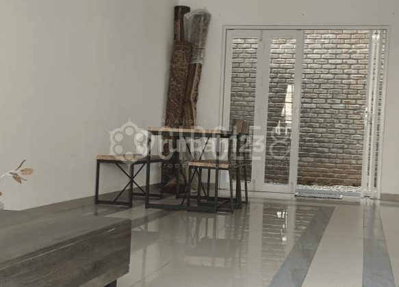 Dijual Rumah Nyaman Sejuk Semi Furnished di Sariwangi, Bandung 2