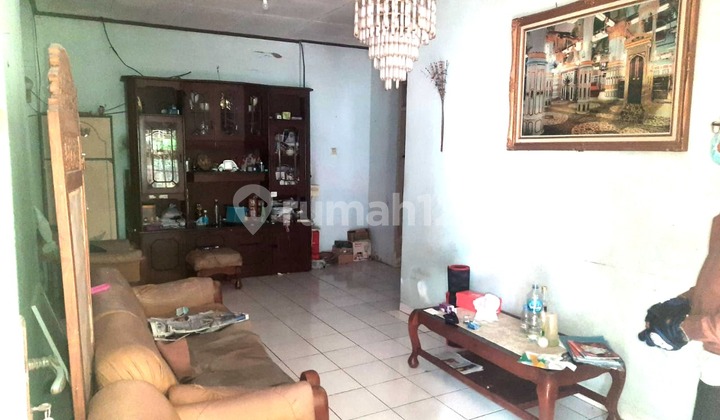 For Sale House in Strategic Location in Sarijadi Bandung