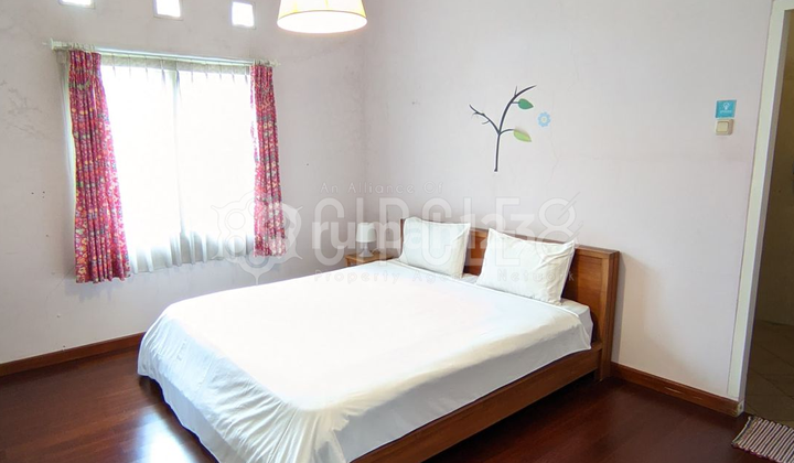 Dijual Villa Aktif Full Furnished di Lembang, Bandung Barat