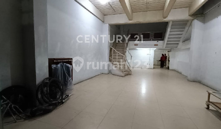 Lux Pelajar Pejuang Mainroad 4-Storey Shop House Turangga 2