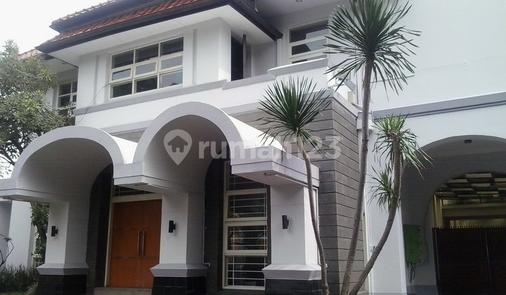 Large Building Suitable For Various Businesses In Bandung City