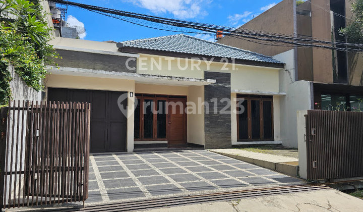 Rumah Minimalis Lingkungan Nyaman ,Strategis di Batununggal Indah