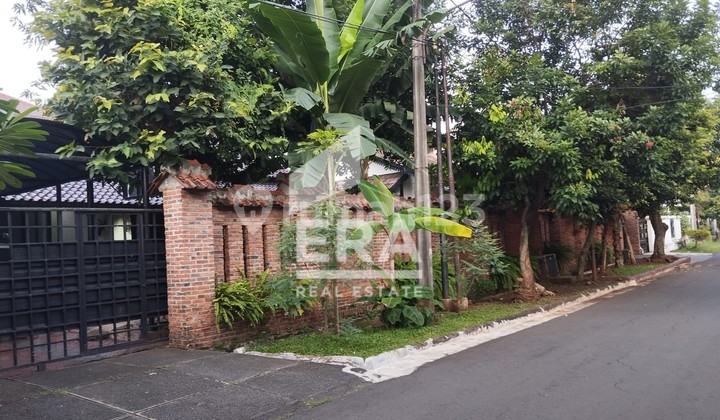 A nice, neat, ethnic, well-maintained house for sale in East Jakarta. 2