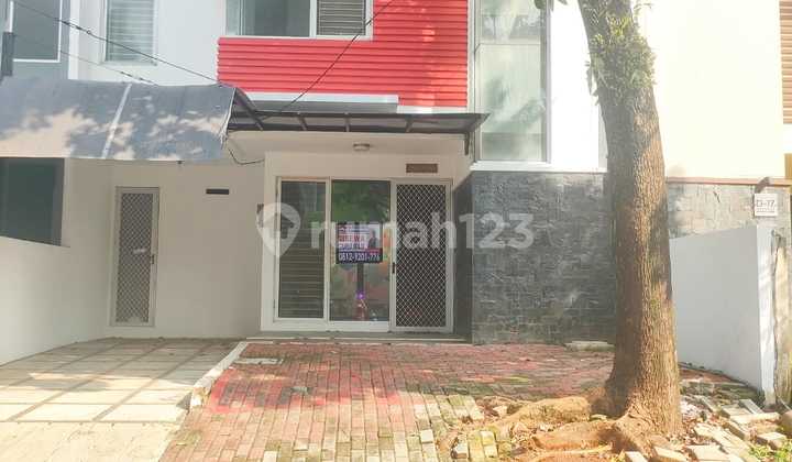 Minimalist House, Ready to Occupy, Strategic Location, Safe and Comfortable.